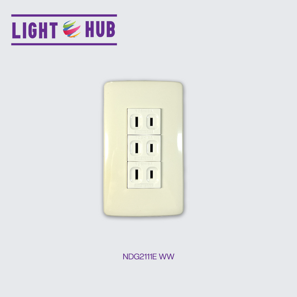 TOSHIBA: 3 GANG FLAT OUTLET